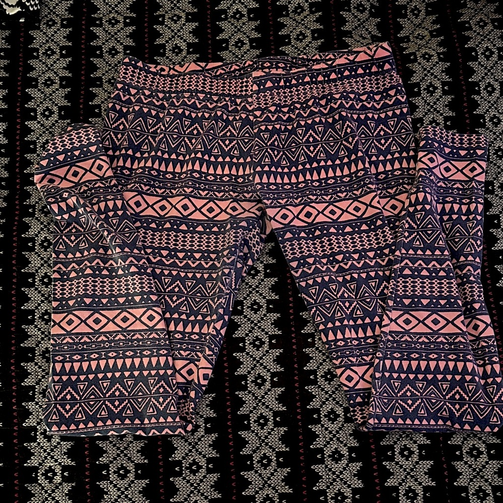No Boundaries Pink and Black Geometric Kids Leggings